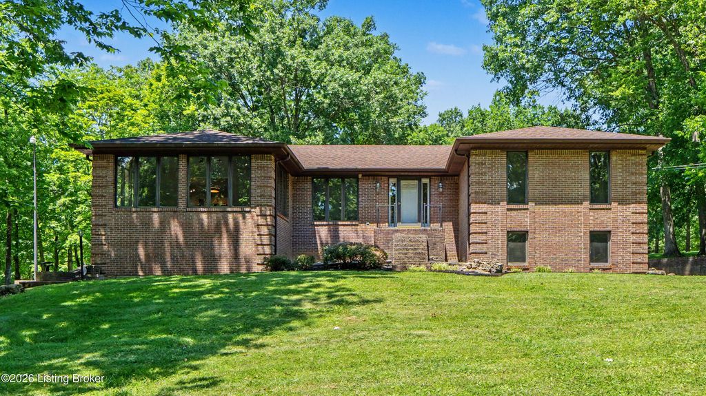 Photo of 306 Long Run Rd, Louisville, KY 40245 (MLS # 1721722)
