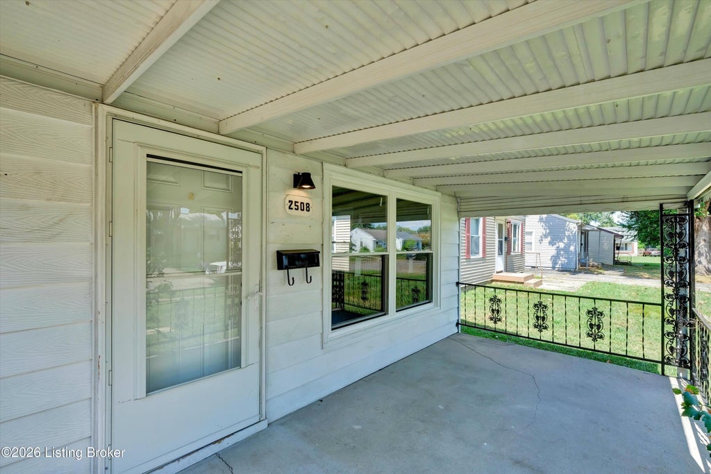 Photo of 2508 Catawba Ln, Louisville, KY 40217 (MLS # 1728209)
