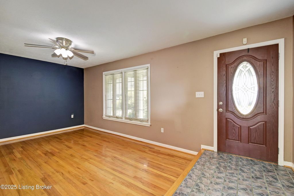 Photo of 7300 Royalwood Dr, Louisville, KY 40214 (MLS # 1705391)