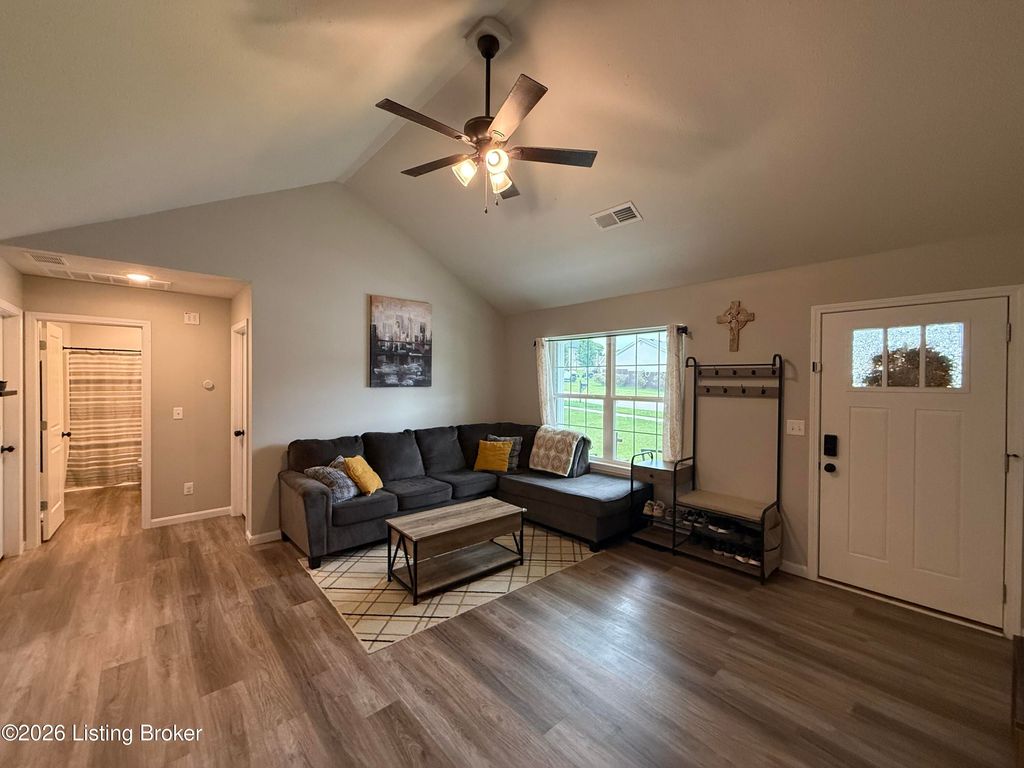 Photo of 64 Sycamore Dr, Taylorsville, KY 40071 (MLS # 1724476)