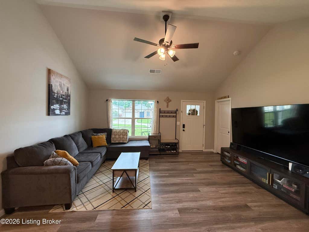 Photo of 64 Sycamore Dr, Taylorsville, KY 40071 (MLS # 1724476)