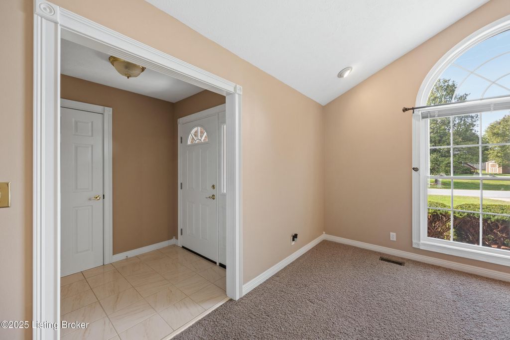 Photo of 113 Taylor Ct, Mt Washington, KY 40047 (MLS # 1701613)