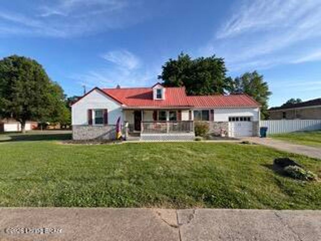 Photo of 4906 Valley Station Rd, Louisville, KY 40272 (MLS # 1716335)