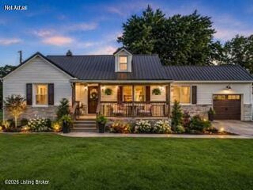 Photo of 4906 Valley Station Rd, Louisville, KY 40272 (MLS # 1716335)