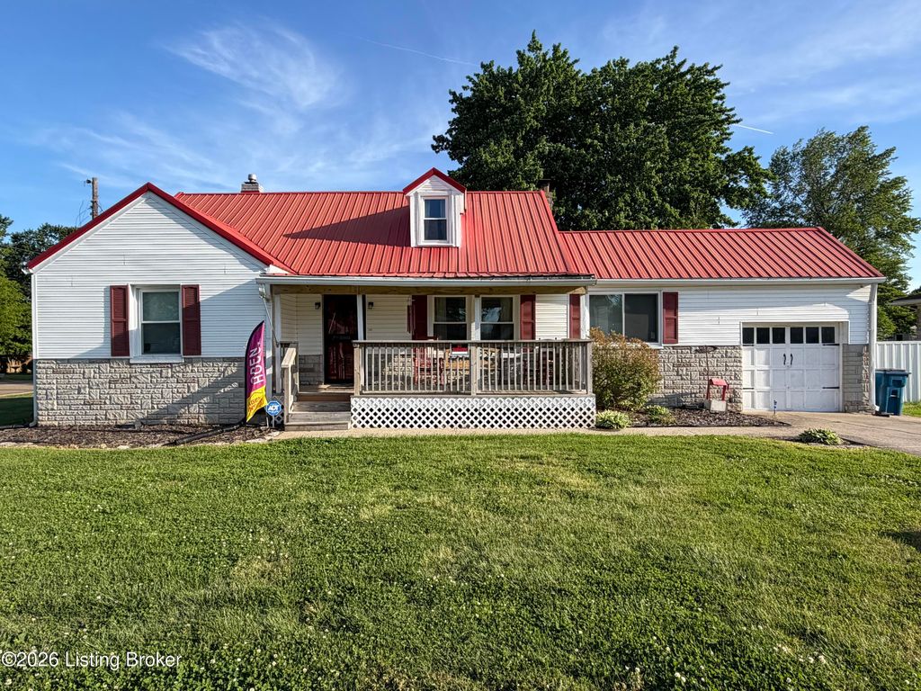Photo of 4906 Valley Station Rd, Louisville, KY 40272 (MLS # 1716335)