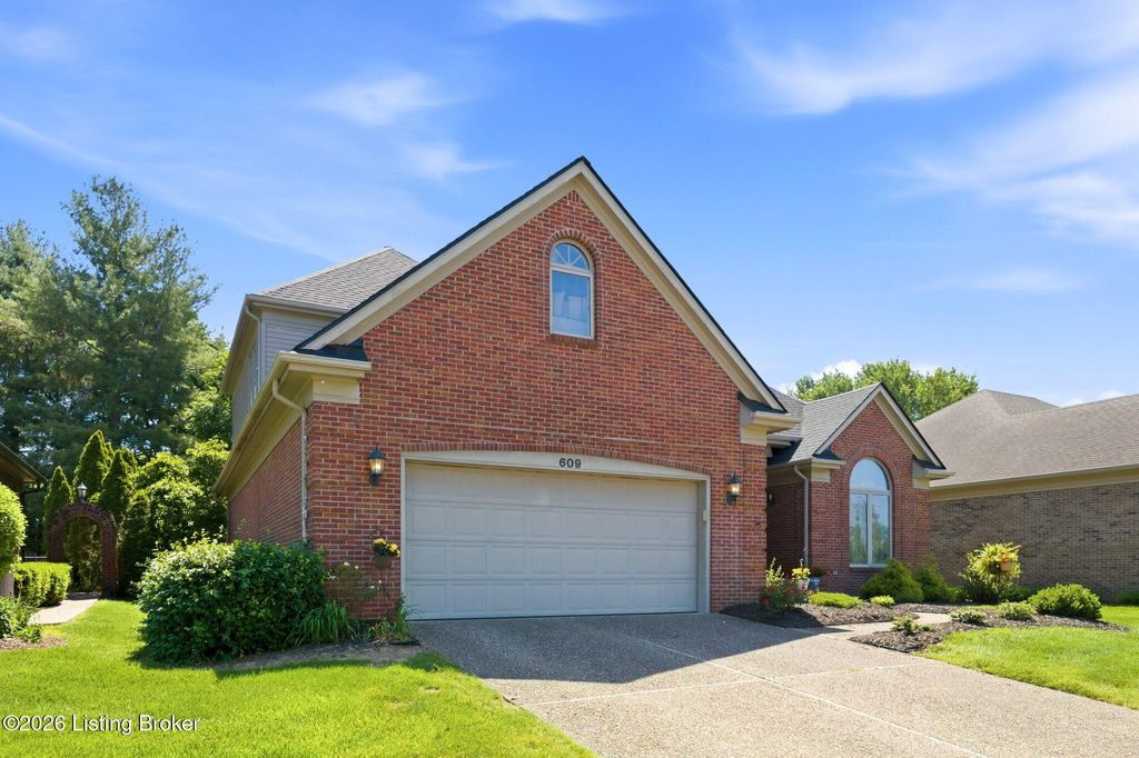 Photo of 609 Willowhurst Pl, Louisville, KY 40223 (MLS # 1717333)