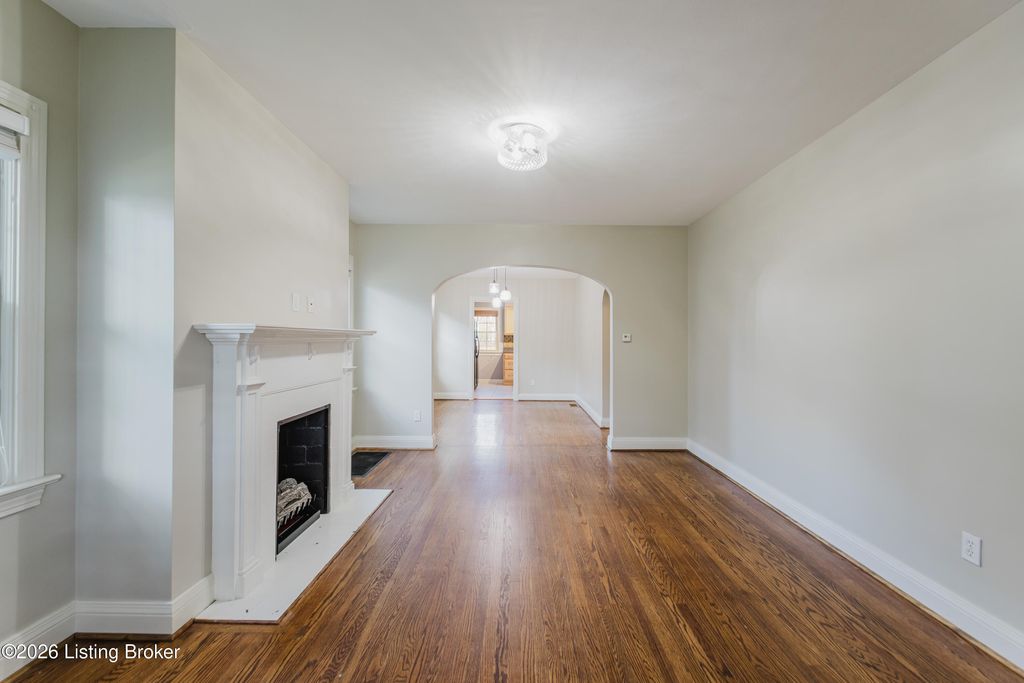 Photo of 207 Iola Rd, Louisville, KY 40207 (MLS # 1711859)