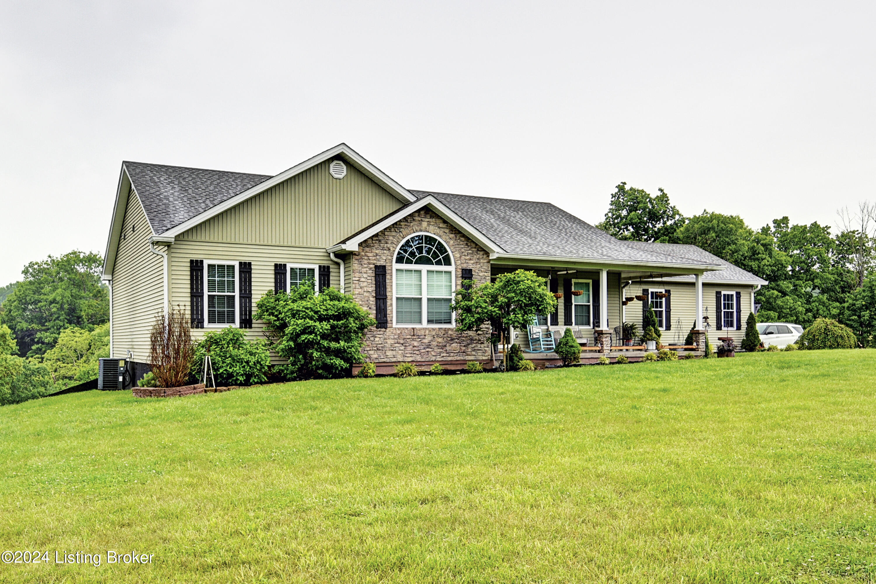 Photo 1 of 49 — 340 Shop Ln, Springfield, KY 40069