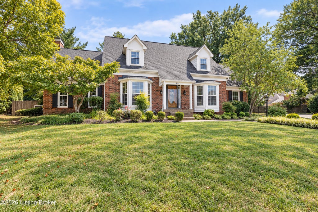 Photo of 9112 Hurstwood Ct, Louisville, KY 40222 (MLS # 1728551)