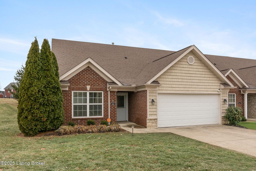 Photo of 163 Villa Vista Dr #D, Shepherdsville, KY 40165 (MLS # 1698990)