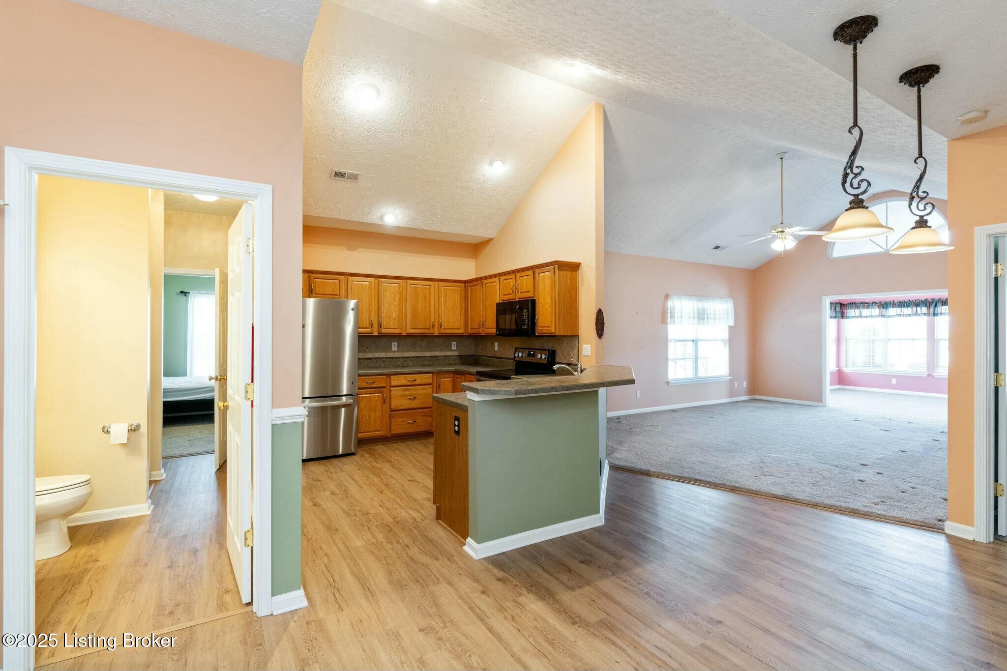 10401 Pine Glen Cir, Louisville, Kentucky image 24