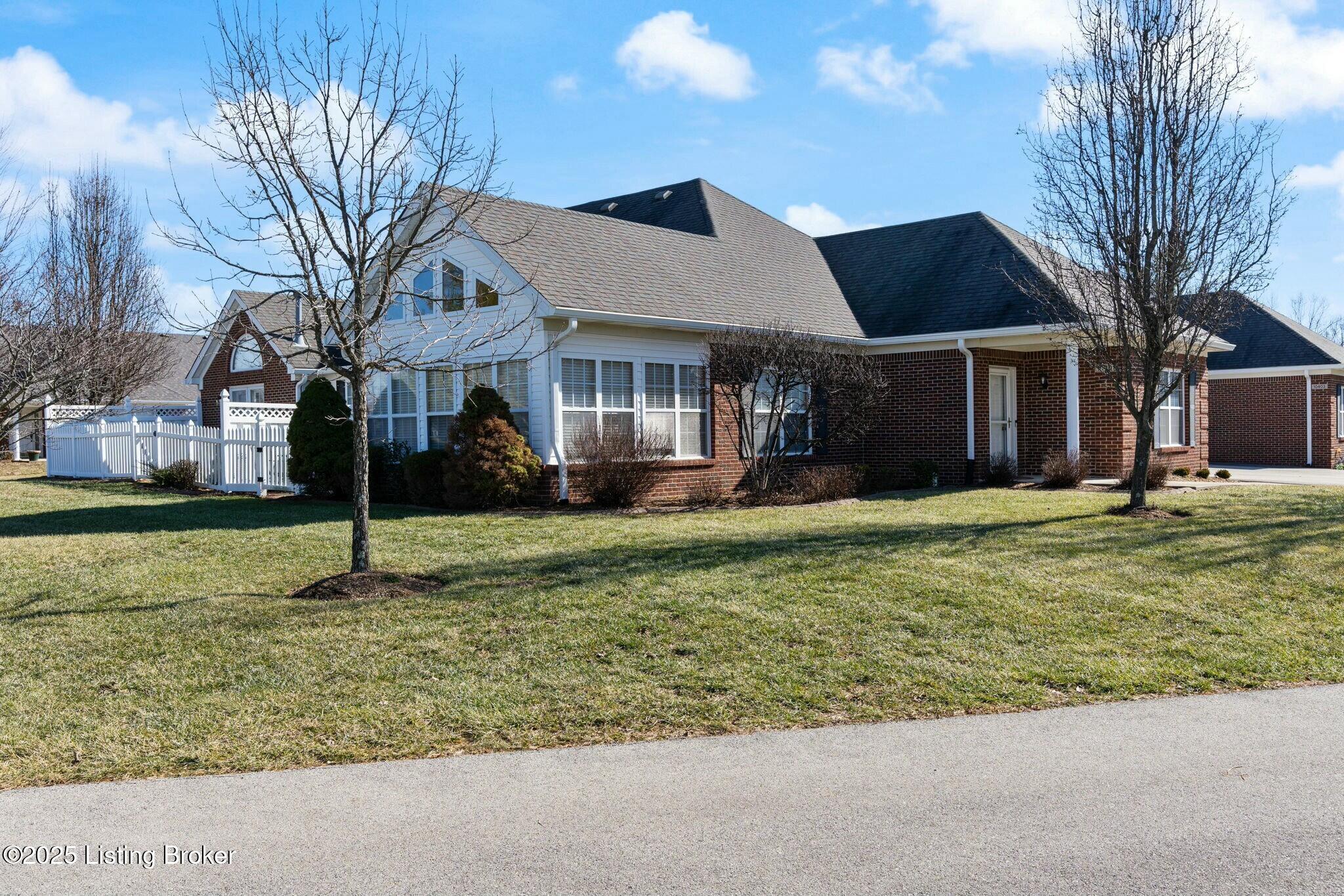 10401 Pine Glen Cir, Louisville, Kentucky image 4