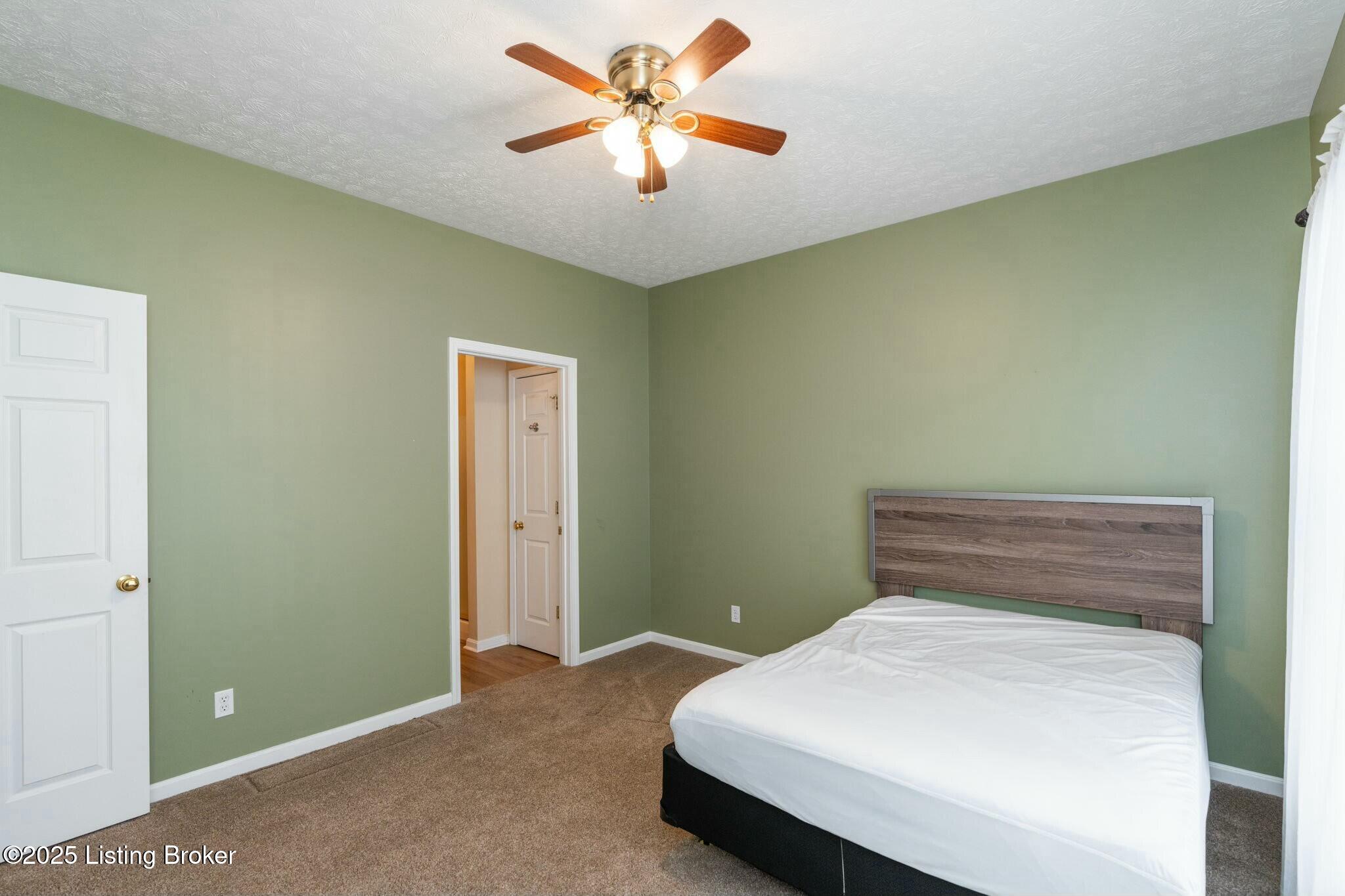 10401 Pine Glen Cir, Louisville, Kentucky image 41