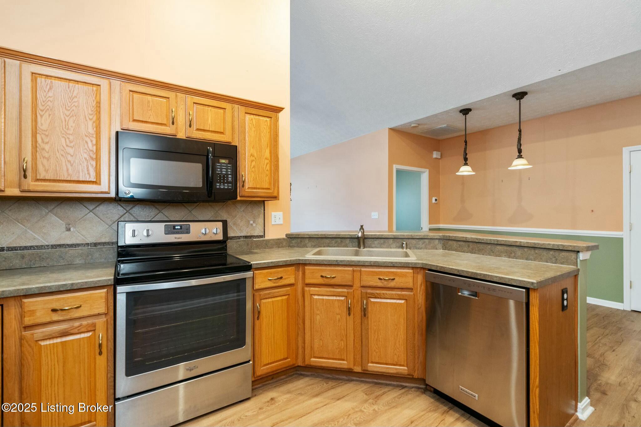 10401 Pine Glen Cir, Louisville, Kentucky image 27