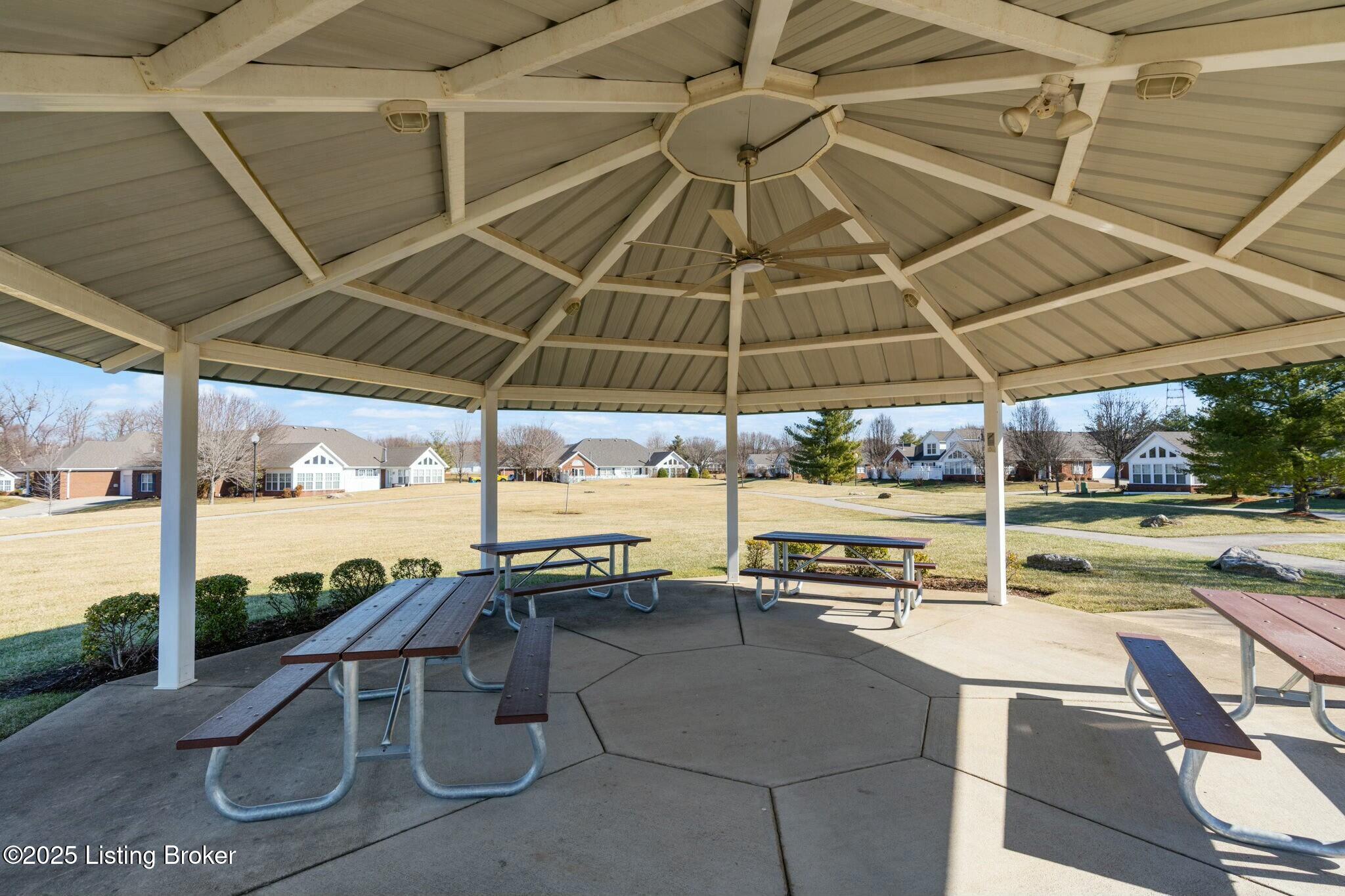 10401 Pine Glen Cir, Louisville, Kentucky image 48