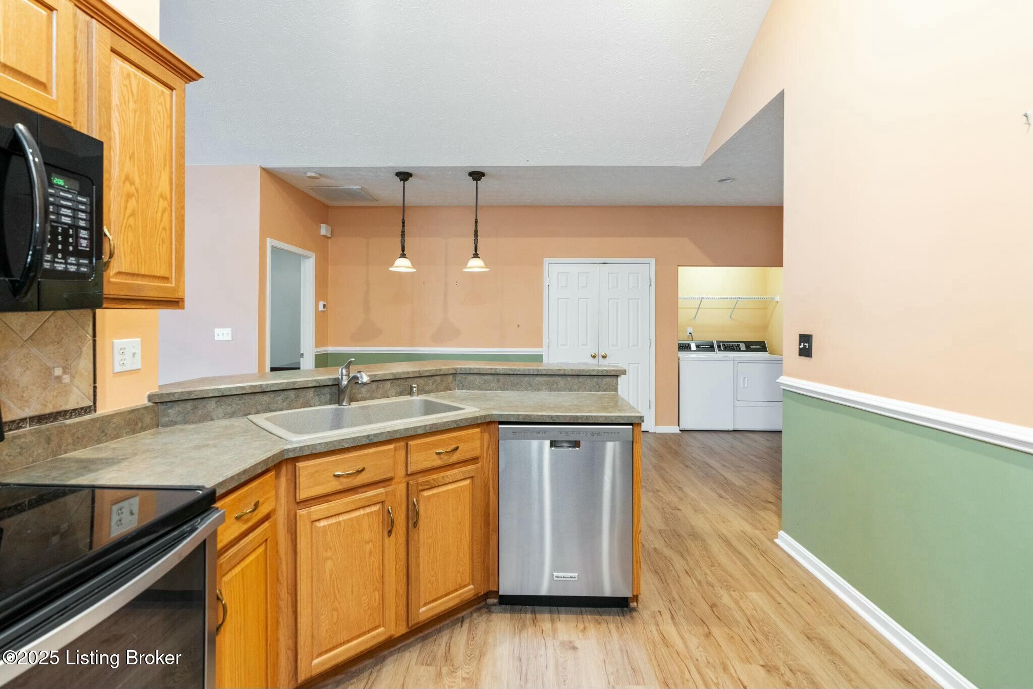 10401 Pine Glen Cir, Louisville, Kentucky image 28