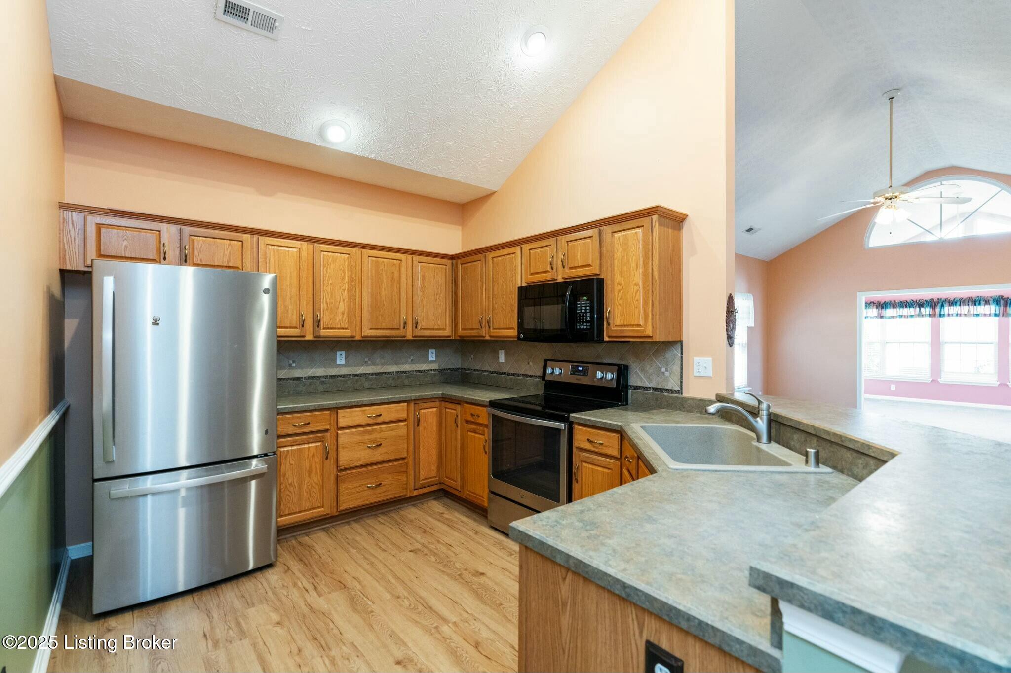 10401 Pine Glen Cir, Louisville, Kentucky image 26