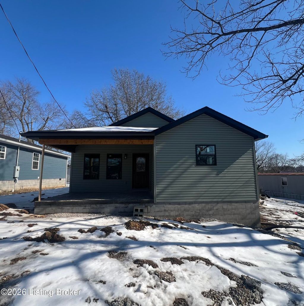 Photo of 511 N Clinton St, Leitchfield, KY 42754 (MLS # 1708673)