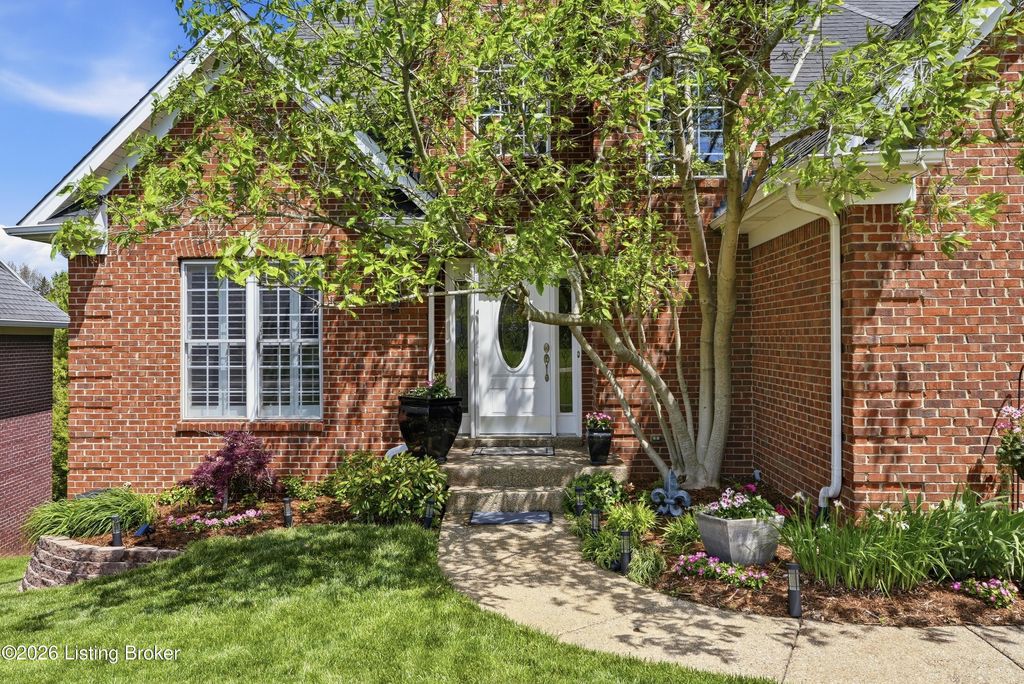 Photo of 12109 Preakness Ct, Louisville, KY 40299 (MLS # 1716430)