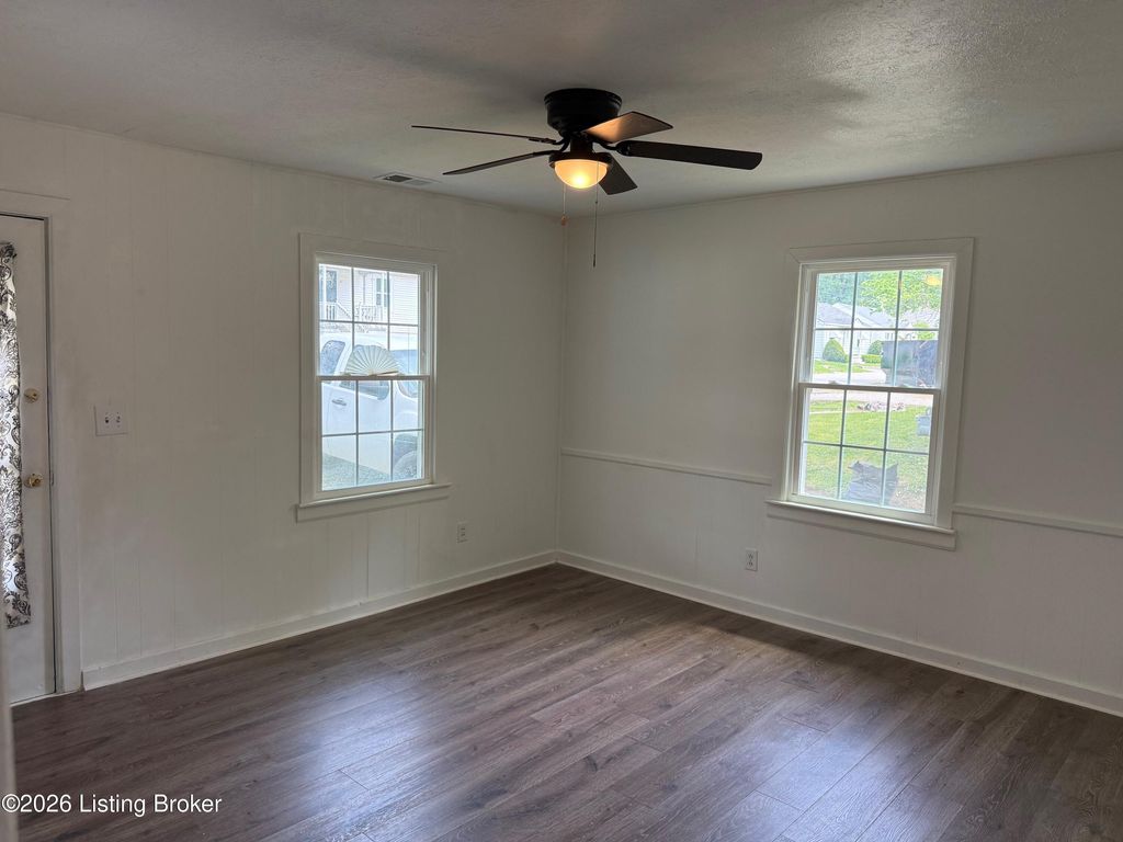 Photo of 116 Elizabeth St, Frankfort, KY 40601 (MLS # 1714648)