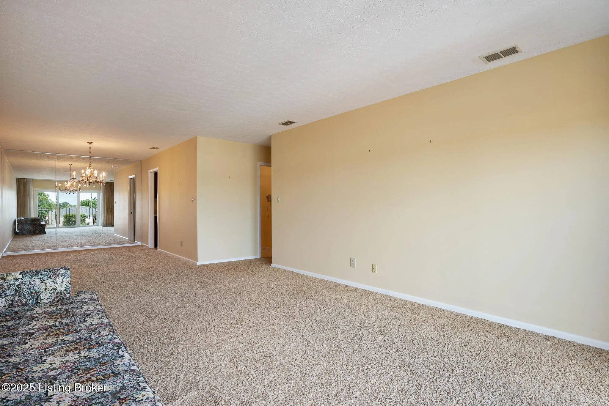 Louisville, Kentucky 40220, United States, 2 Bedrooms Bedrooms, ,2 BathroomsBathrooms,Residential,Active,246405