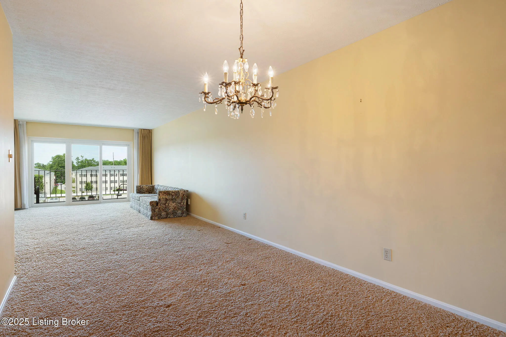 Louisville, Kentucky 40220, United States, 2 Bedrooms Bedrooms, ,2 BathroomsBathrooms,Residential,Active,246405