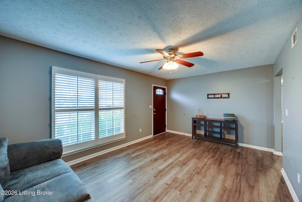 Photo of 6001 Hickory Tree Rd, Louisville, KY 40291 (MLS # 1730412)