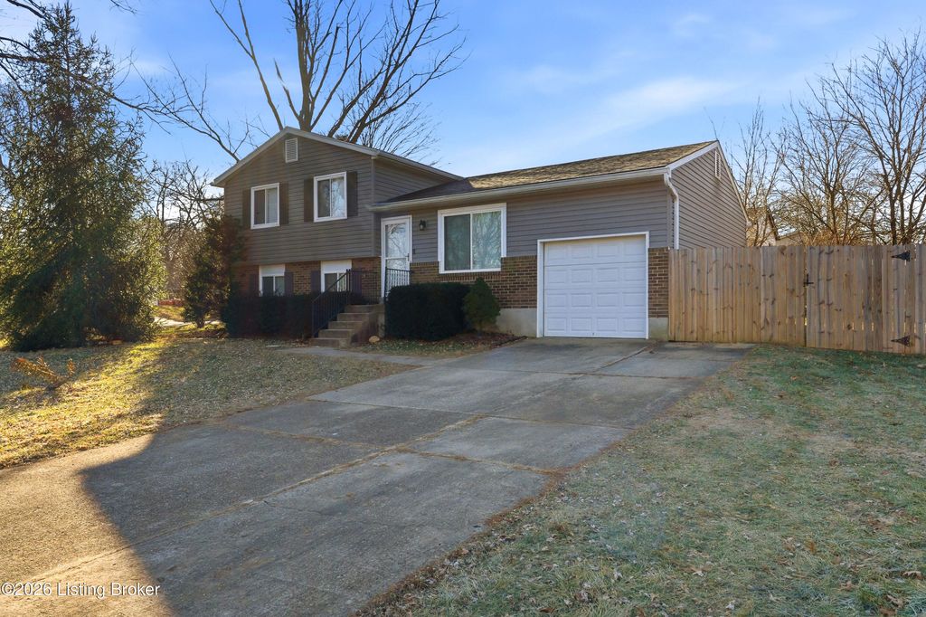 Photo of 6310 Park Rd, Crestwood, KY 40014 (MLS # 1707597)
