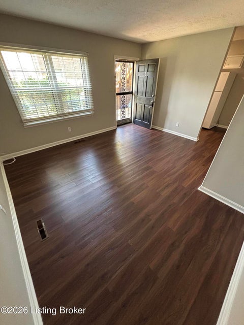 Apartment For Rent - 2707 Riedling Dr #B1<br/> Jefferson County, Louisville, KY 40206