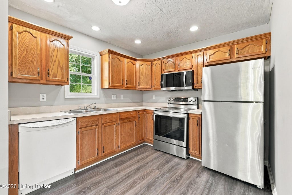 Photo of 223 Tex Ave, Louisville, KY 40118 (MLS # 1731204)