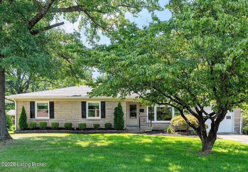 Photo of 3522 Graham Rd, Louisville, KY 40207 (MLS # 1732258)