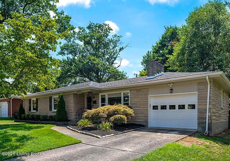 Photo of 3522 Graham Rd, Louisville, KY 40207 (MLS # 1732258)