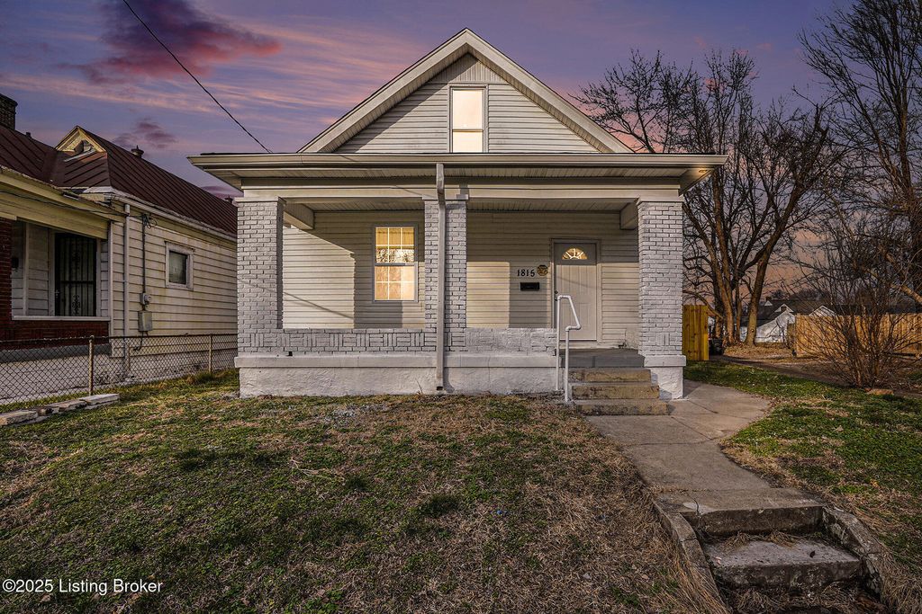 Photo of 1815 Grand Ave, Louisville, KY 40210 (MLS # 1705734)