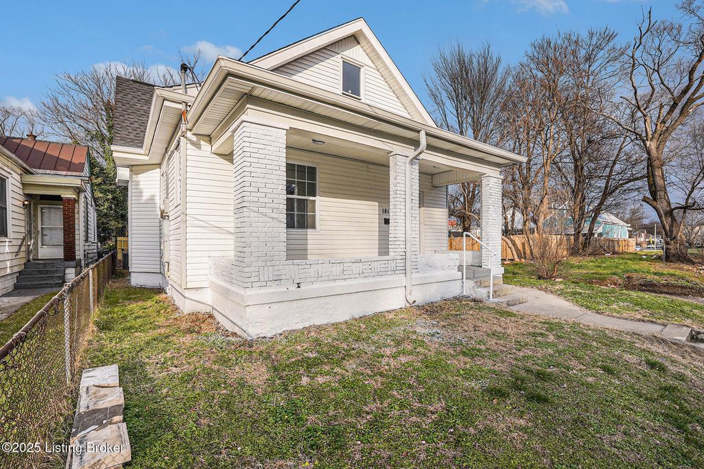 Photo of 1815 Grand Ave, Louisville, KY 40210 (MLS # 1705734)