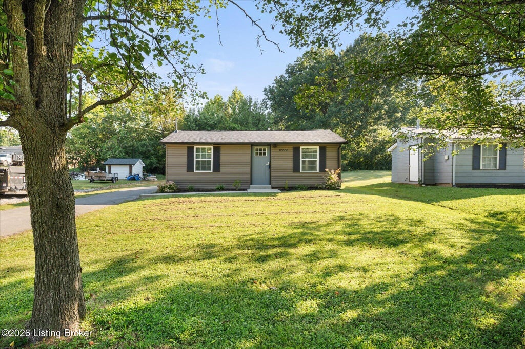 Photo of 10606 Alton Ln, Louisville, KY 40118 (MLS # 1727958)