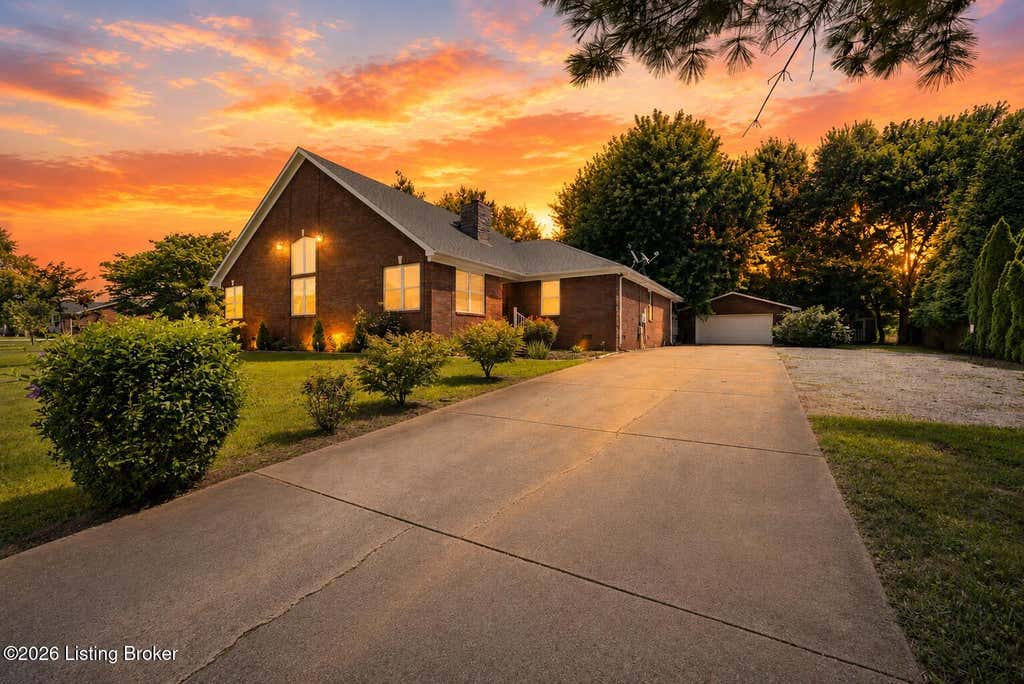 Photo of 1009 Stonefield Way, Bardstown, KY 40004 (MLS # 1723601)
