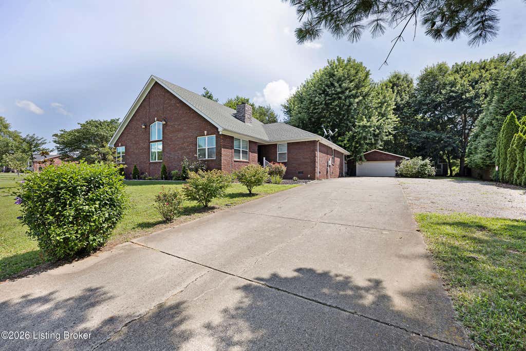 Photo of 1009 Stonefield Way, Bardstown, KY 40004 (MLS # 1723601)