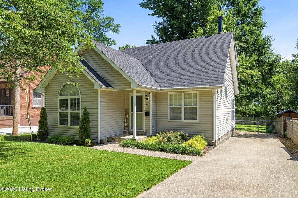 Photo of 327 E Kenwood Dr, Louisville, KY 40214 (MLS # 1719453)