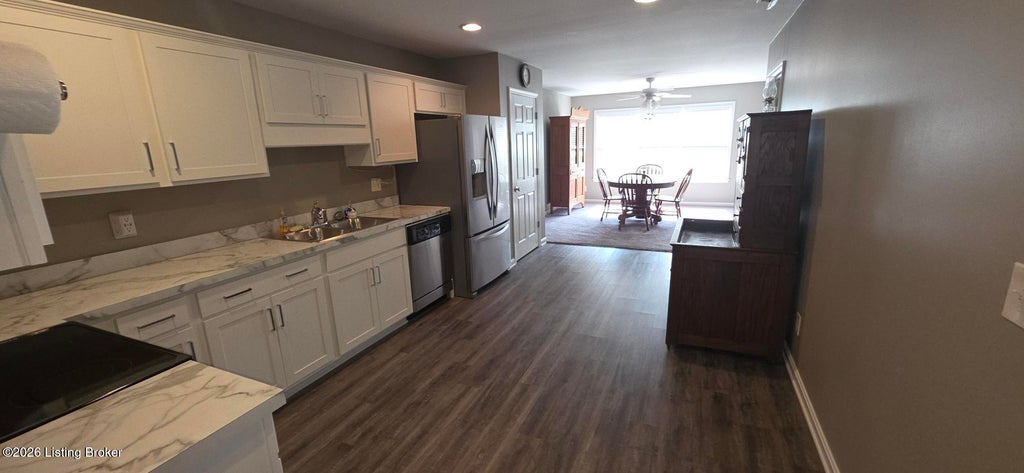 Photo of 7314 Fox Hollow Way #7314, Louisville, KY 40228 (MLS # 1729189)