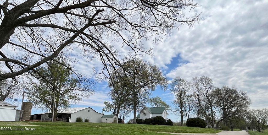 Photo of 1568 Bray Ridge Rd, Bedford, KY 40006 (MLS # 1714614)