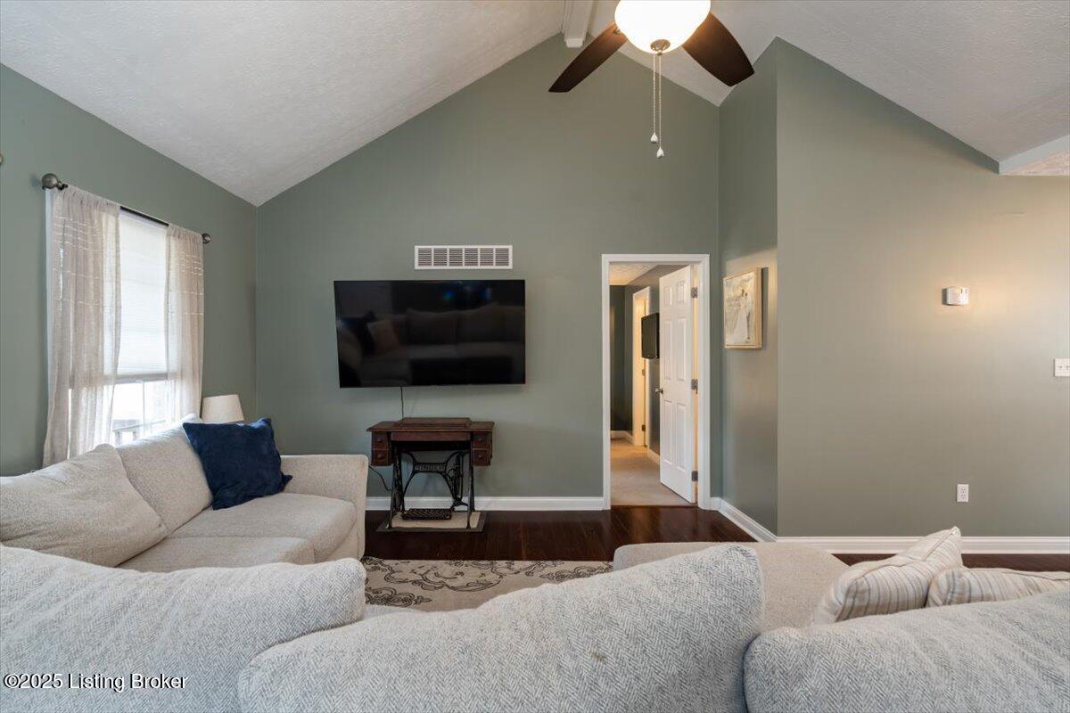 323 Mill Brook Cir, Shepherdsville, Pennsylvania image 6