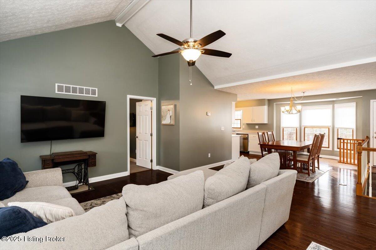 323 Mill Brook Cir, Shepherdsville, Pennsylvania image 4