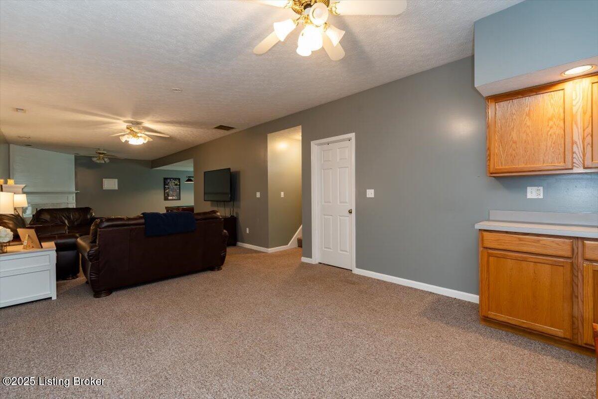 323 Mill Brook Cir, Shepherdsville, Pennsylvania image 27