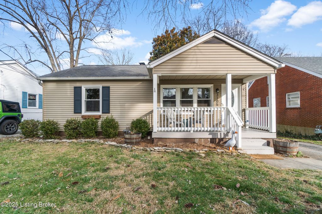 Photo of 3105 Pelham Ct, Louisville, KY 40299 (MLS # 1706819)