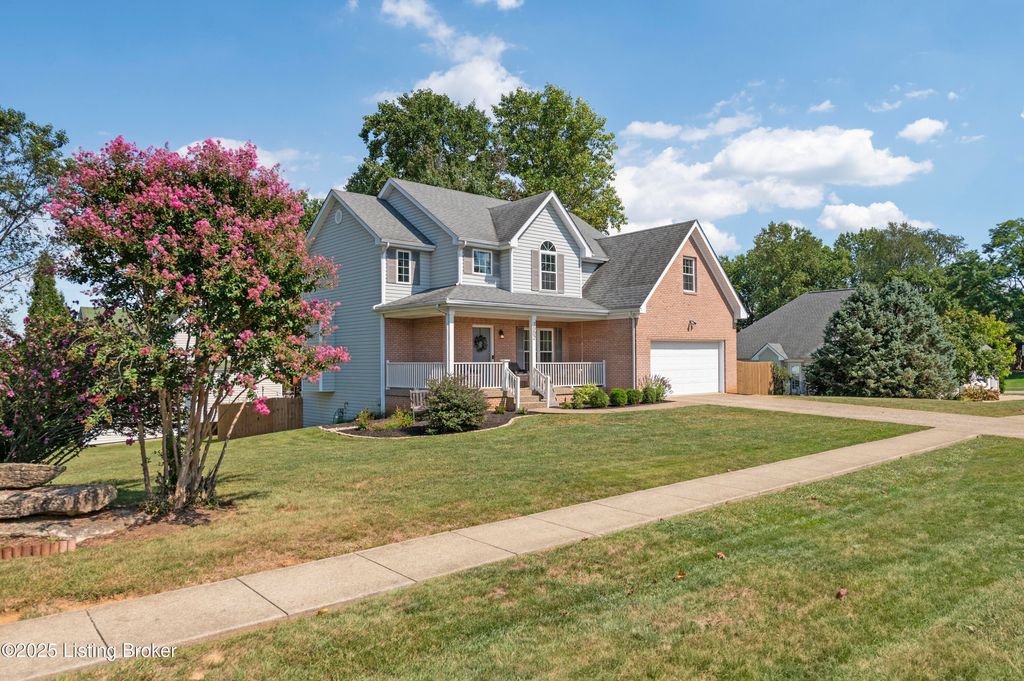 Photo of 7002 Autumn Bent Way, Crestwood, KY 40014 (MLS # 1697292)