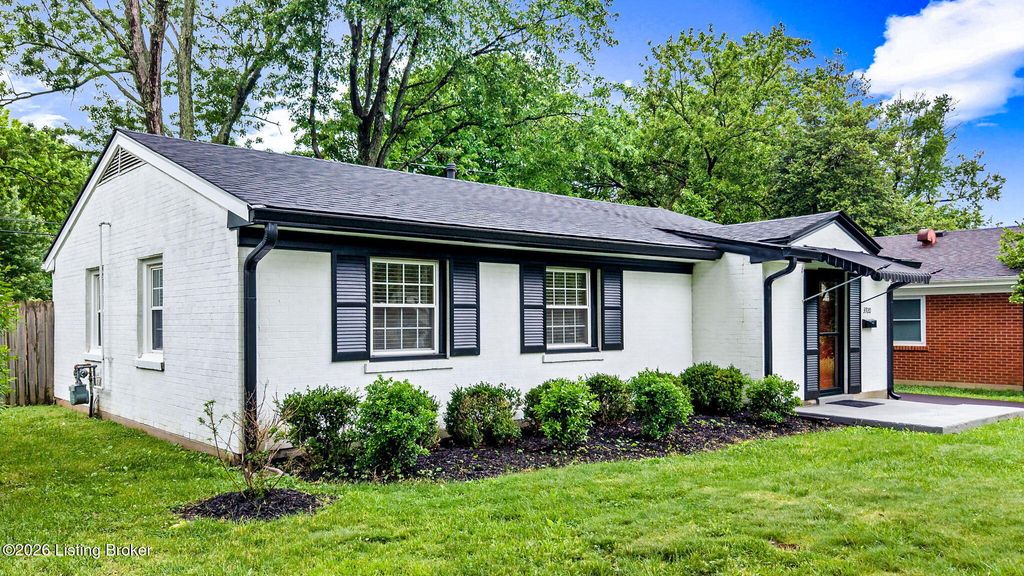 Photo of 3920 Graf Dr, Louisville, KY 40220 (MLS # 1716551)