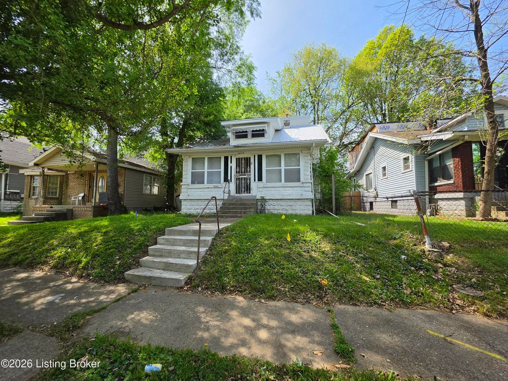 Photo of 3618 Larkwood Ave, Louisville, KY 40212 (MLS # 1714415)