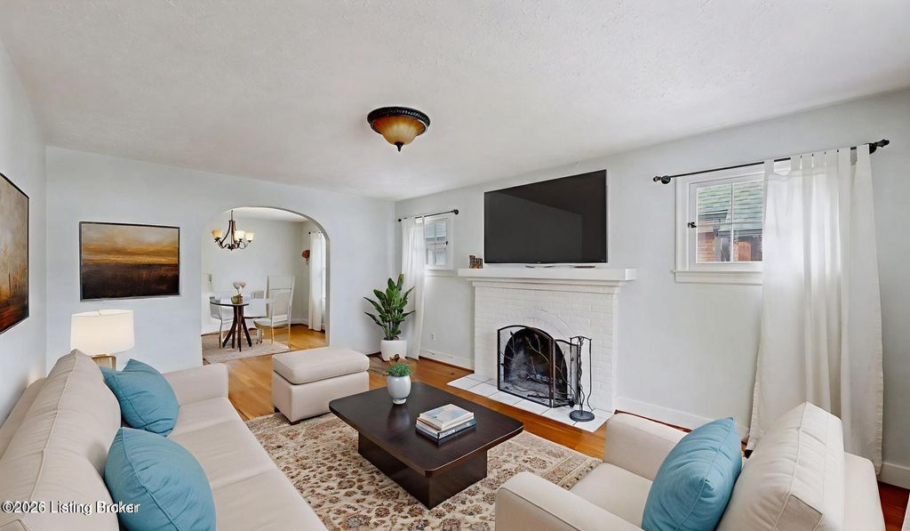 Photo of 2438 Bradley Ave, Louisville, KY 40217 (MLS # 1712431)