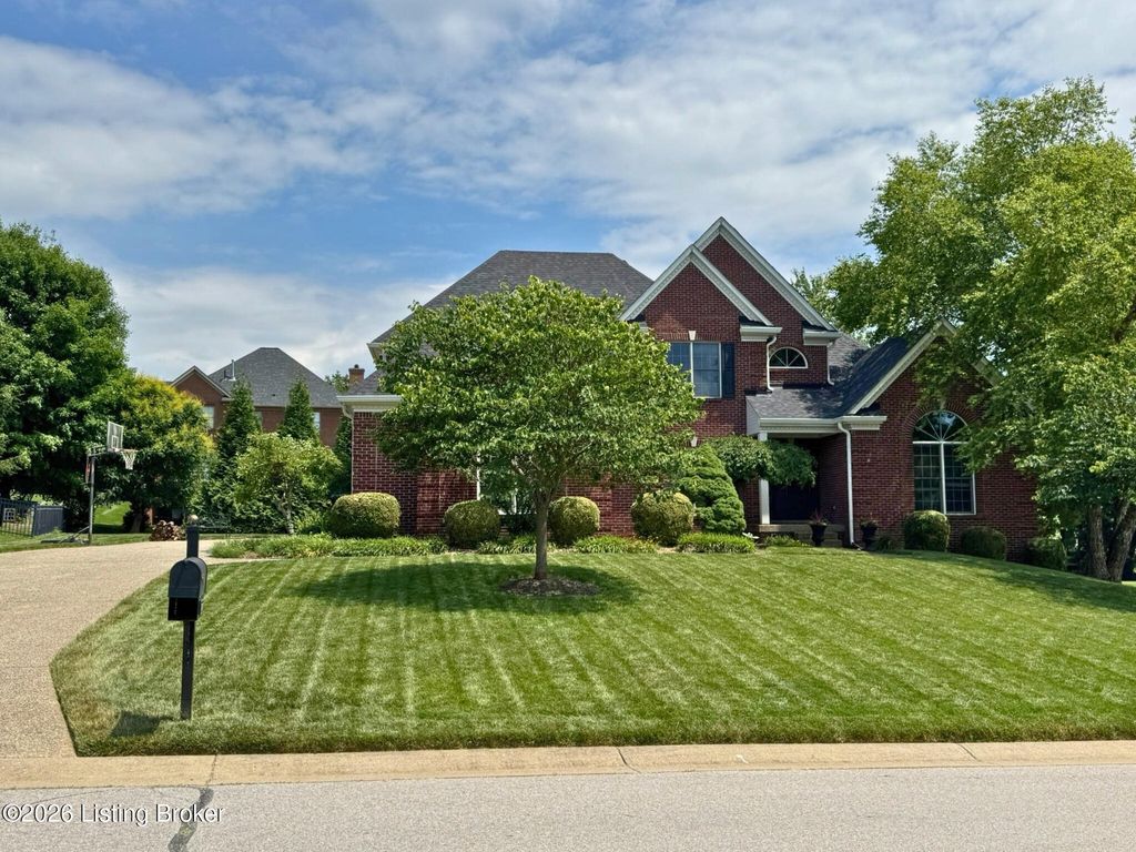 Photo of 12804 Creekbend Ct, Prospect, KY 40059 (MLS # 1719902)