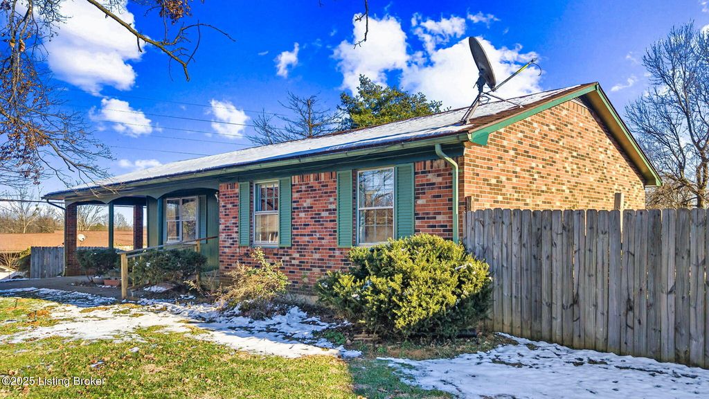 Photo of 103 Venetian Way, Bardstown, KY 40004 (MLS # 1705704)